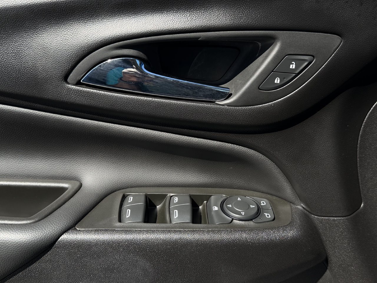 2024 Chevrolet Equinox LT - Photo 22