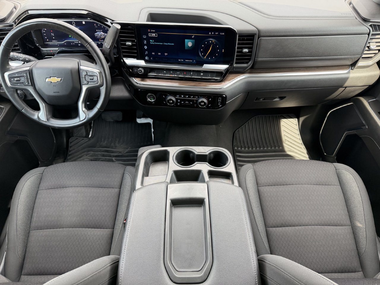 2023 Chevrolet Silverado 1500 LT - Photo 10
