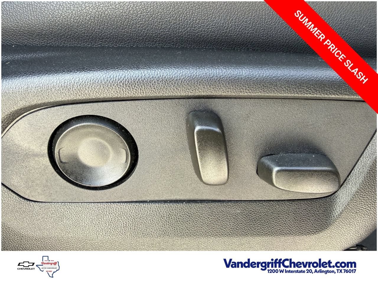 2024 Chevrolet Suburban LT - Photo 29