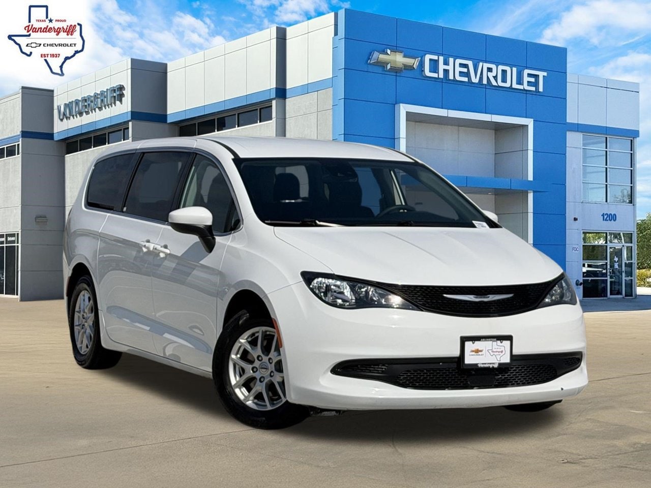 2023 Chrysler Voyager