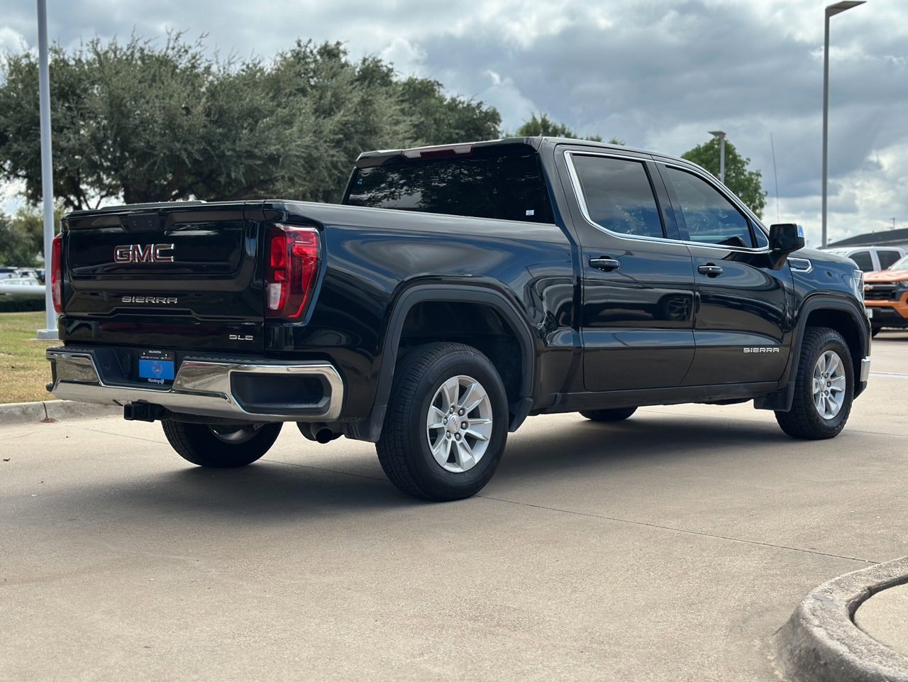 2024 Gmc Sierra 1500 SLE photo 2
