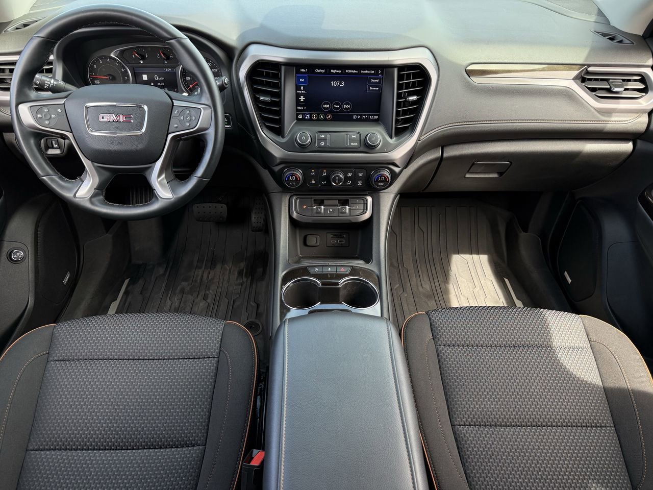 2023 GMC Acadia AT4 - Photo 10