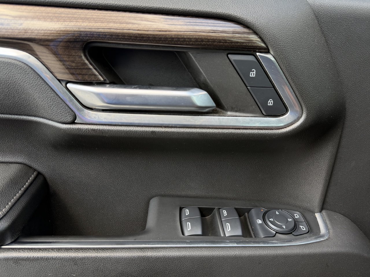 2024 Chevrolet Silverado 1500 LT - Photo 21