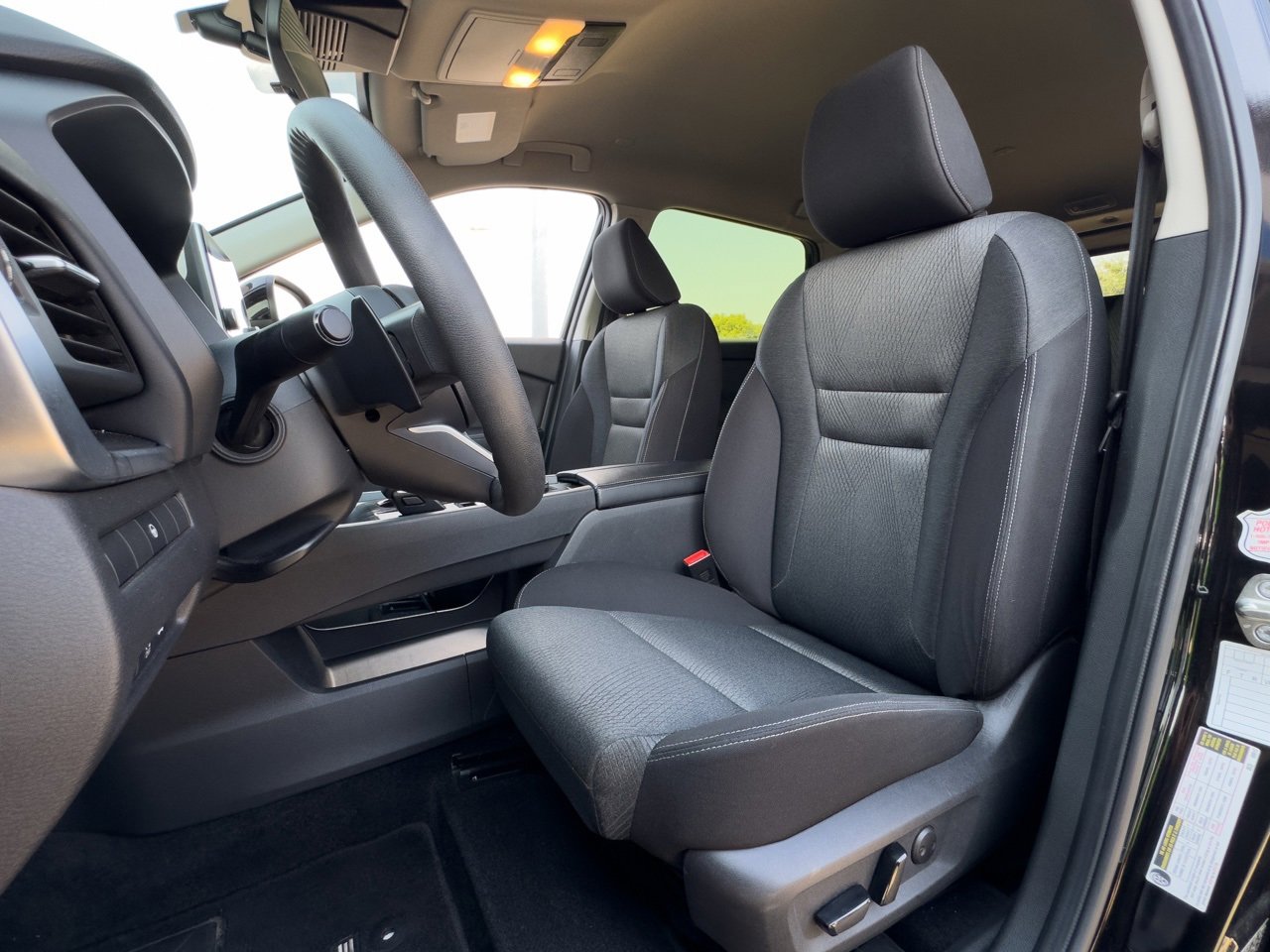 2024 Nissan Rogue SV photo 3