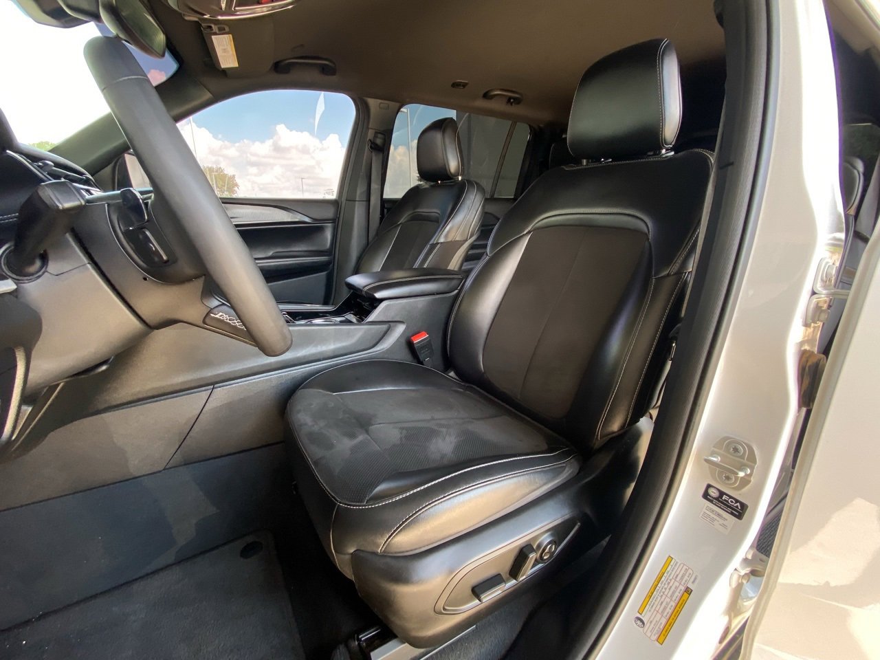 2023 Jeep Grand Cherokee Altitude photo 4