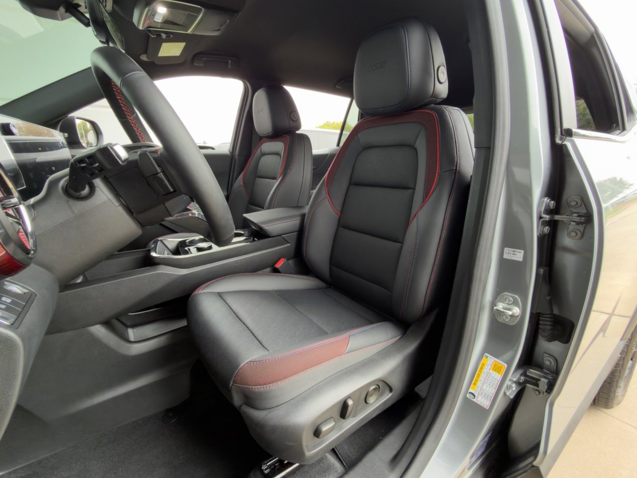 2025 Chevrolet Equinox RS photo 4