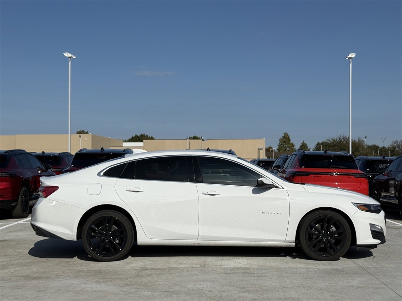 2022 Chevrolet Malibu 1LT photo 2