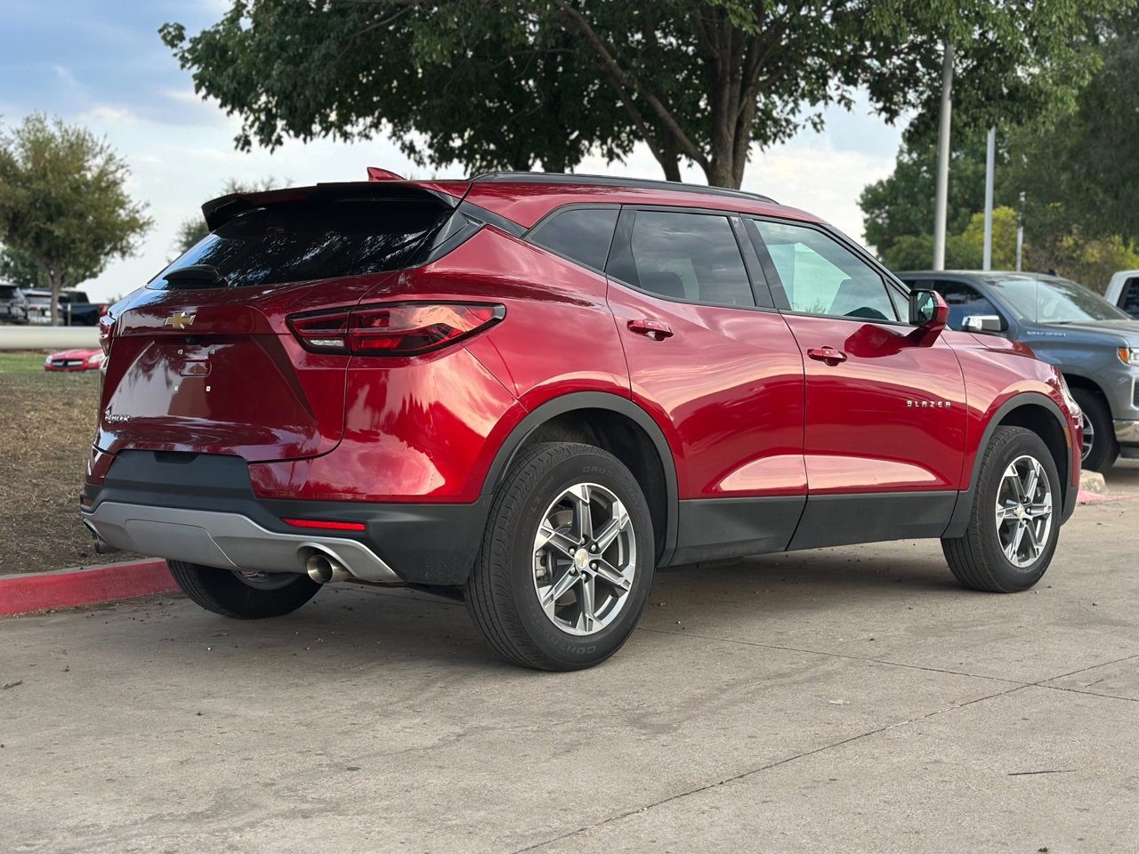 2023 Chevrolet Blazer 2LT photo 2