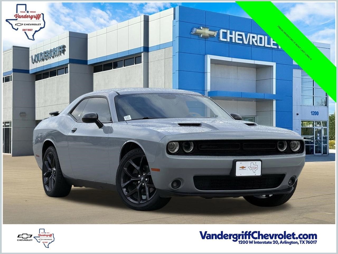 2020 Dodge Challenger SXT Auto's photo