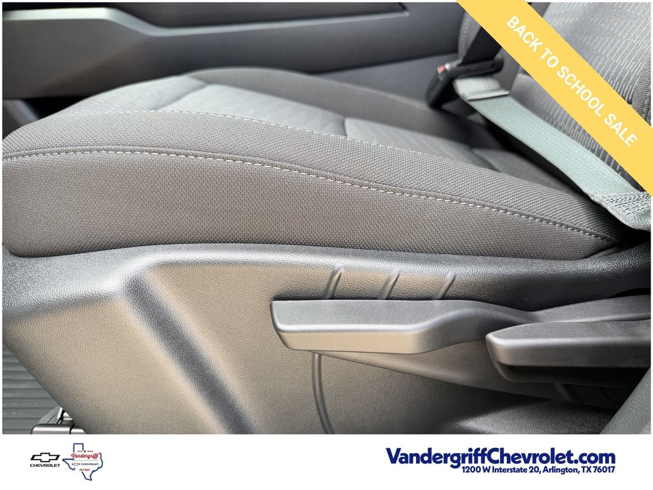 2027 Chevrolet Equinox LT - Photo 22