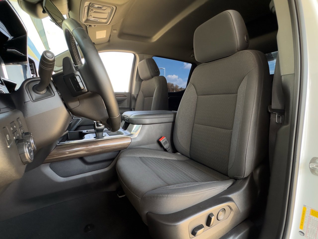 2024 Chevrolet Silverado 1500 LT Trail Boss photo 4