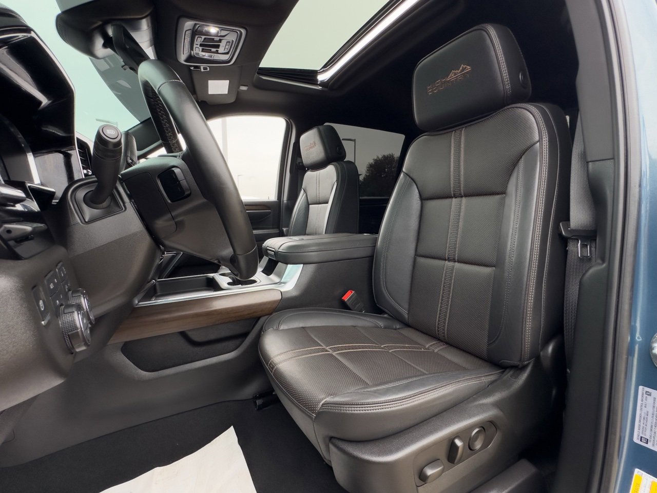 2025 Chevrolet Silverado 2500HD High Country photo 4