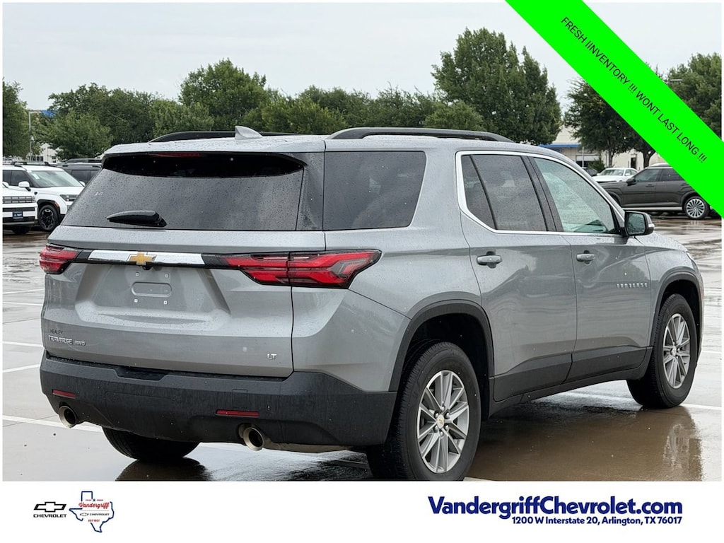Used 2023 Chevrolet Traverse LT Cloth SUV