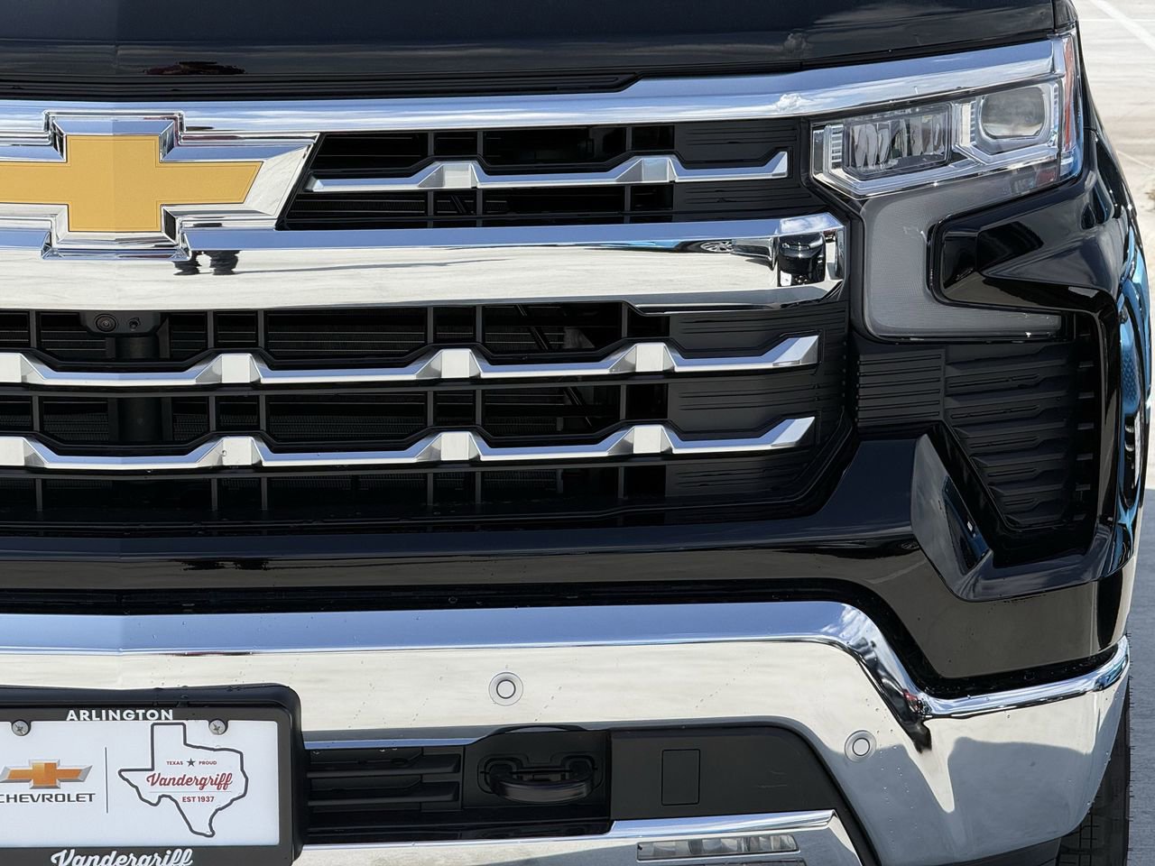 2026 Chevrolet Silverado 1500 LTZ - Photo 8