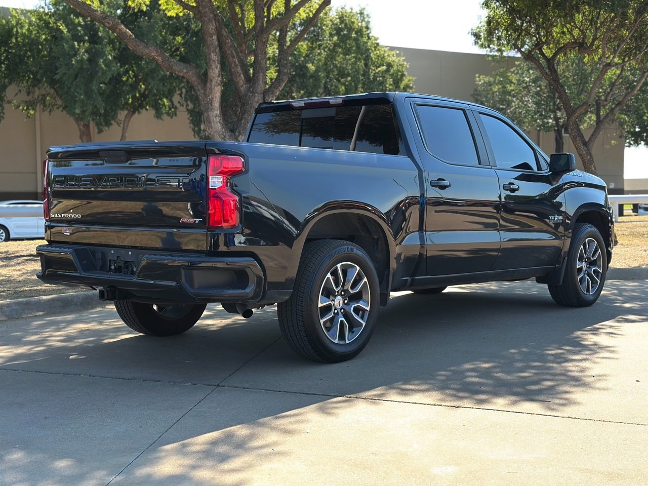 2021 Chevrolet Silverado 1500 RST photo 2