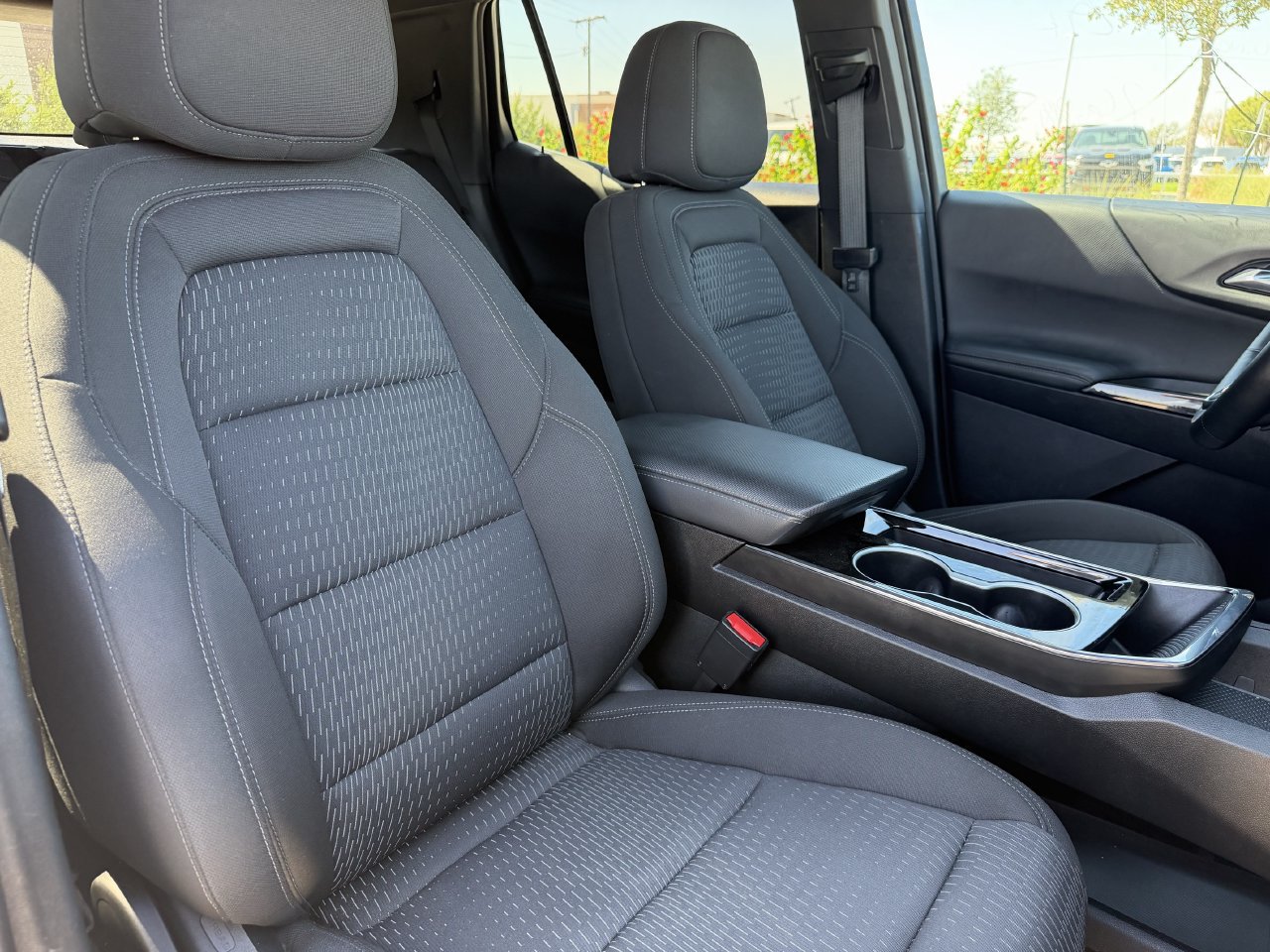 2025 Chevrolet Equinox LT - Photo 24