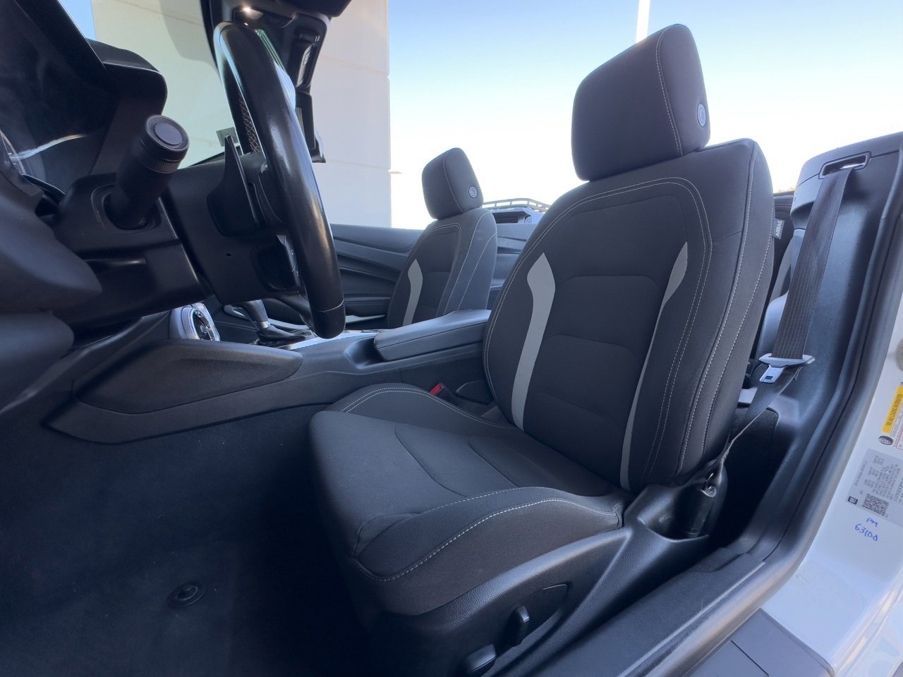 2023 Chevrolet Camaro 1LT photo 4