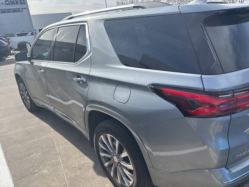 Used 2023 Chevrolet Traverse Premier SUV