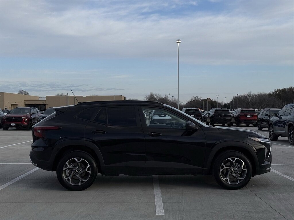 Certified 2025 Chevrolet Trax LT SUV