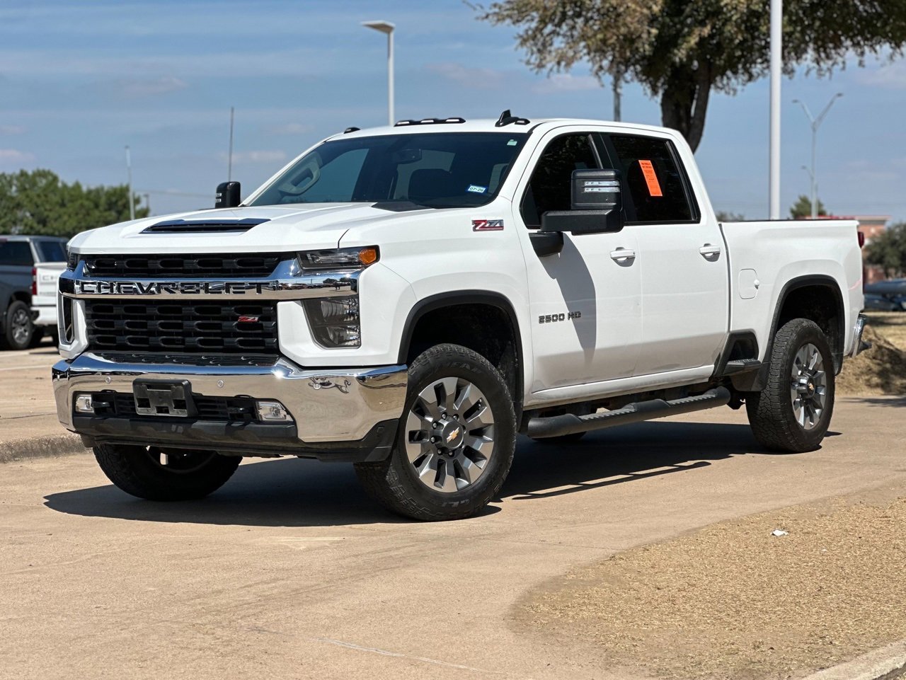 2023 Chevrolet Silverado 2500HD LT photo 3