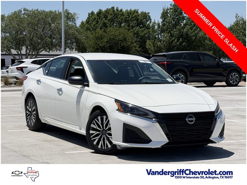 Used 2025 Nissan Altima SV FWD Sedan