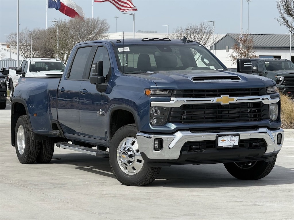New 2026 Chevrolet Silverado 3500 HD LT DRW Truck Crew Cab