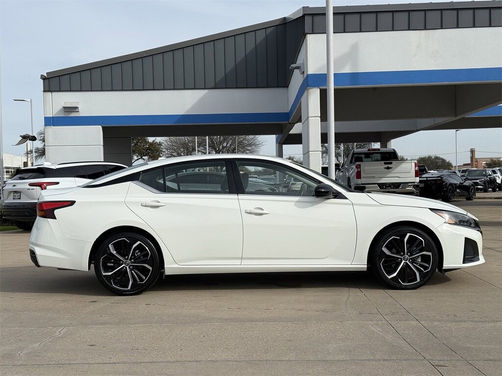 Used 2024 Nissan Altima 2.5 SR Sedan