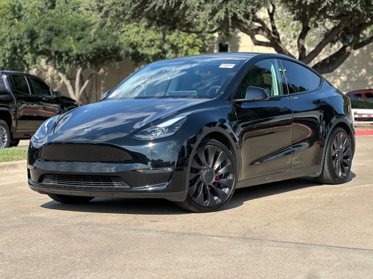 2023 Tesla Model Y photo 3