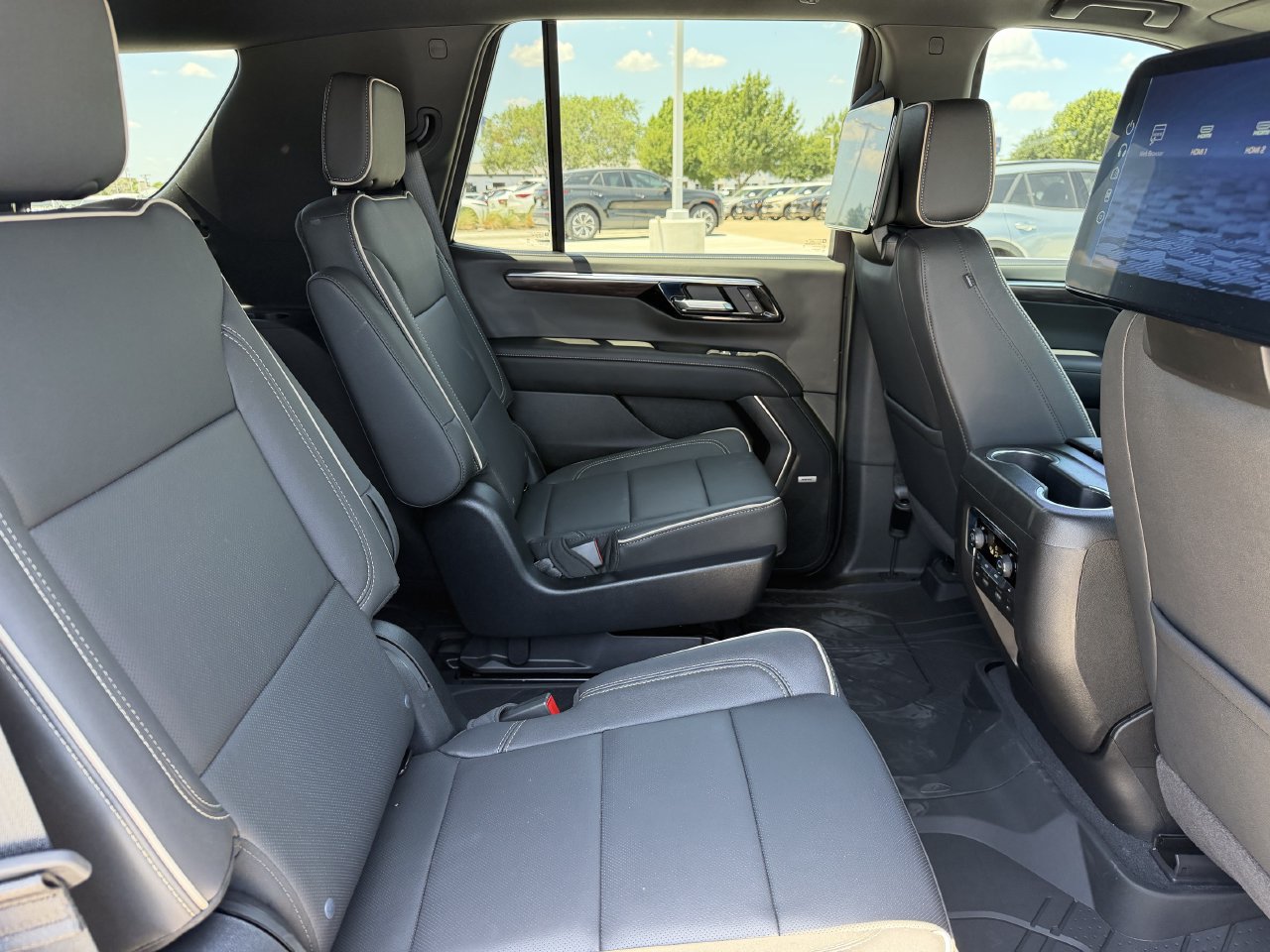 2026 Chevrolet Tahoe Premier - Photo 28