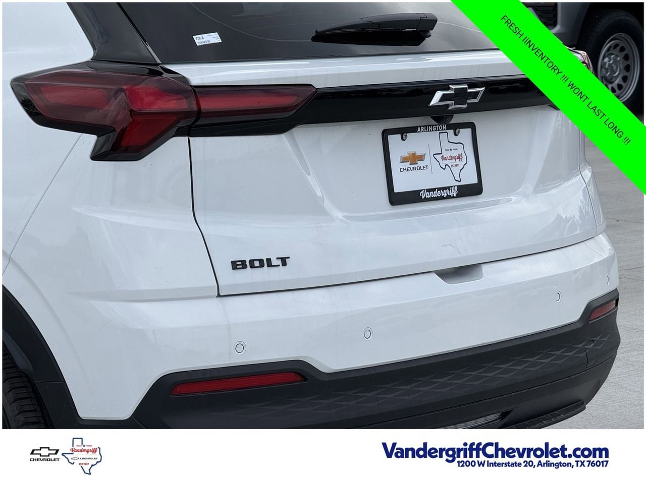 2027 Chevrolet Bolt LT - Photo 6