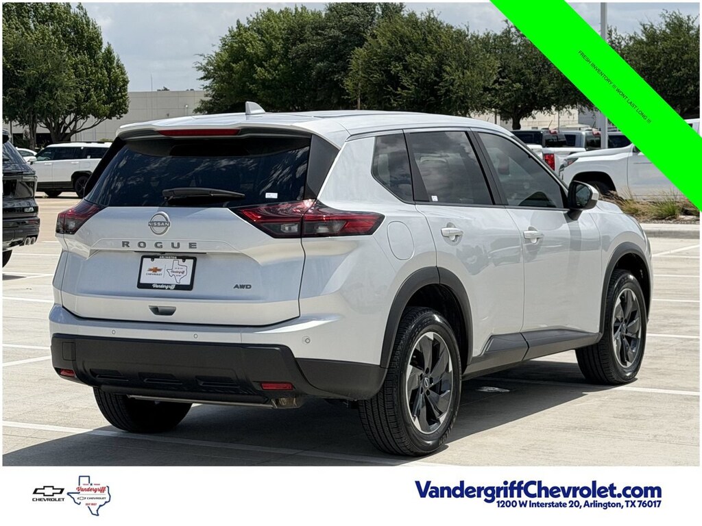 Used 2025 Nissan Rogue SV Intelligent AWD SUV