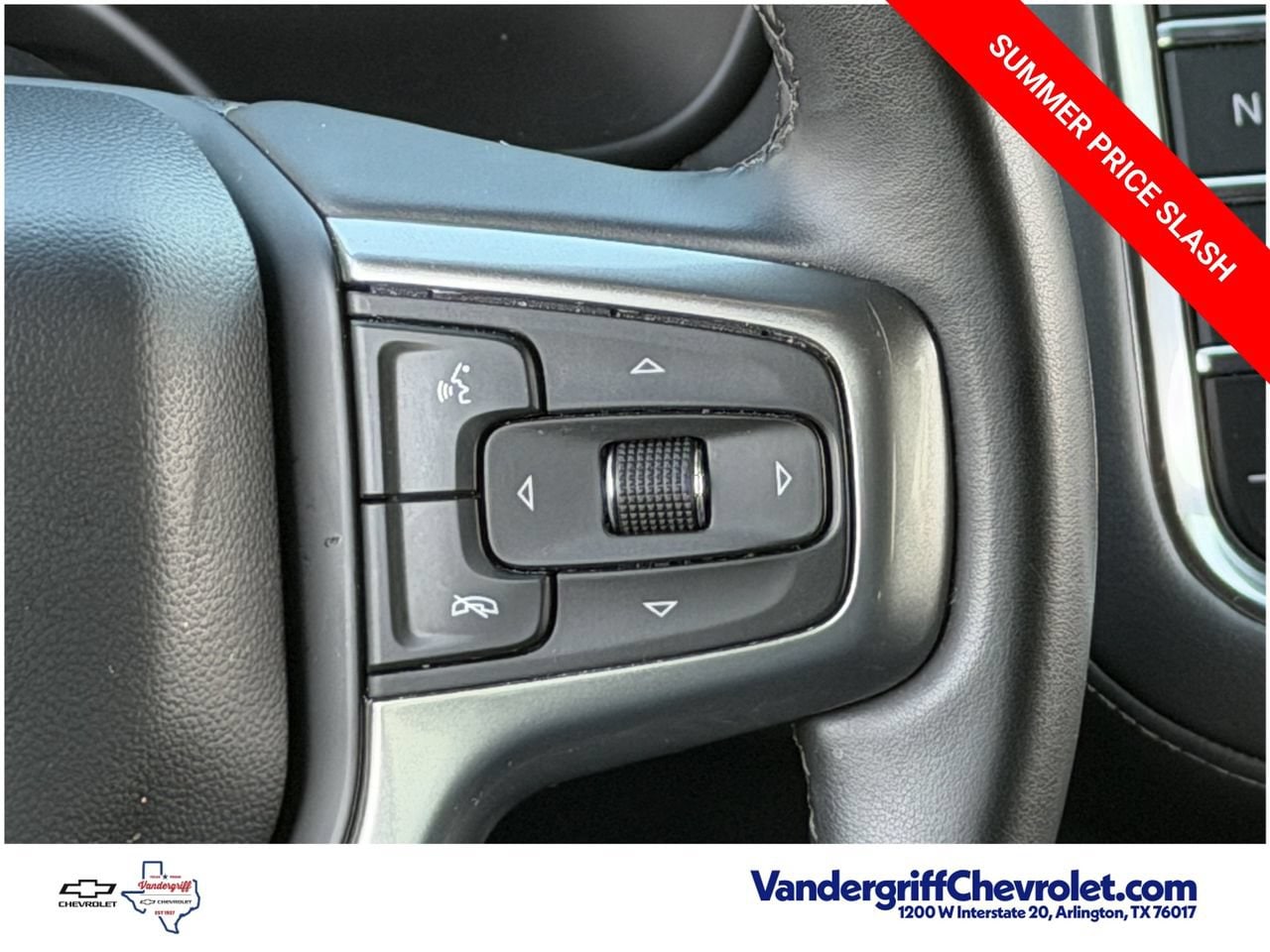 2024 Chevrolet Suburban LT - Photo 15