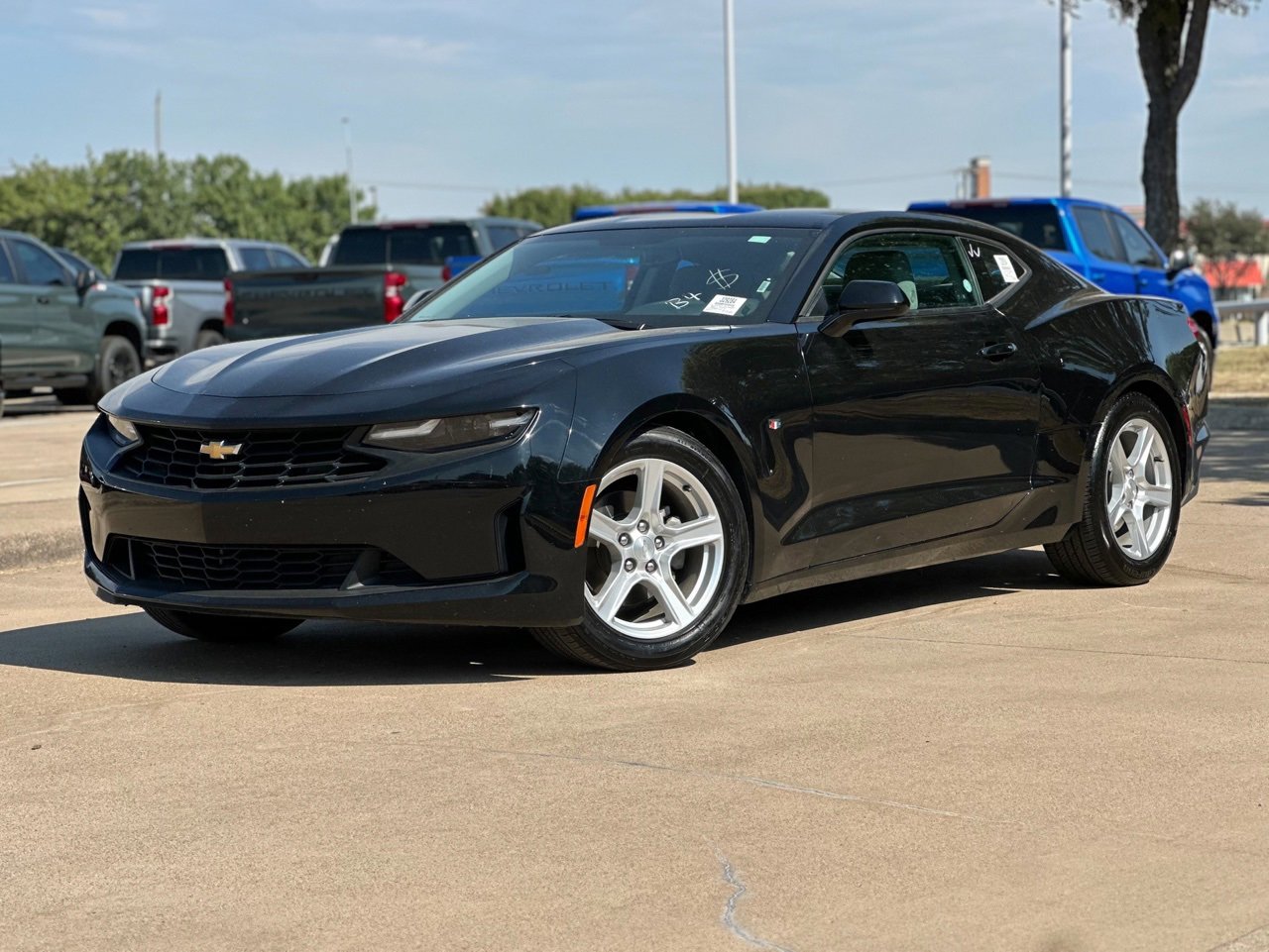 2023 Chevrolet Camaro 1LT photo 3