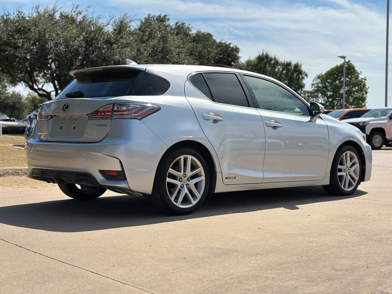 2015 Lexus CT 200h photo 2