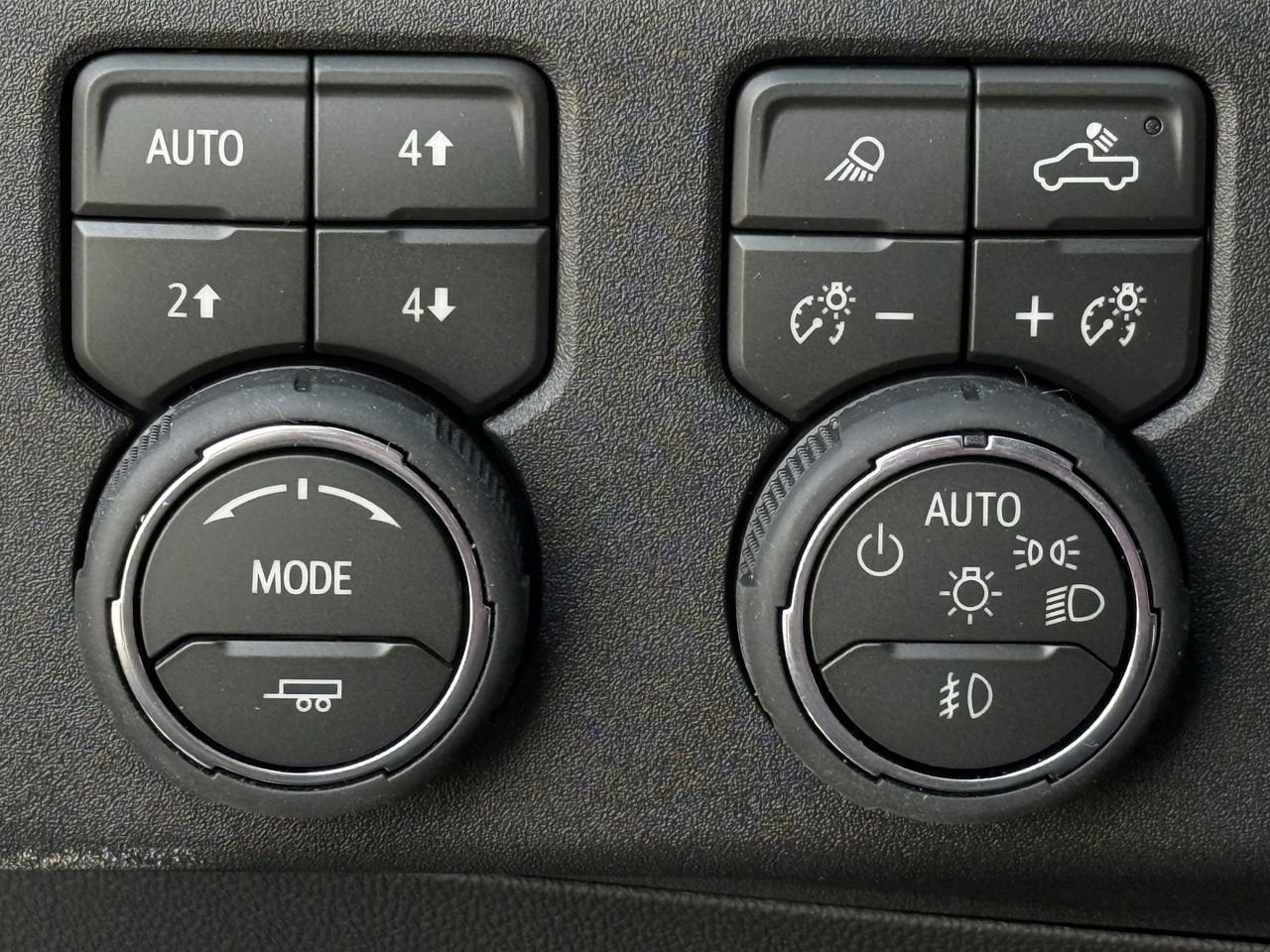 2026 Chevrolet Silverado 1500 LTZ - Photo 18