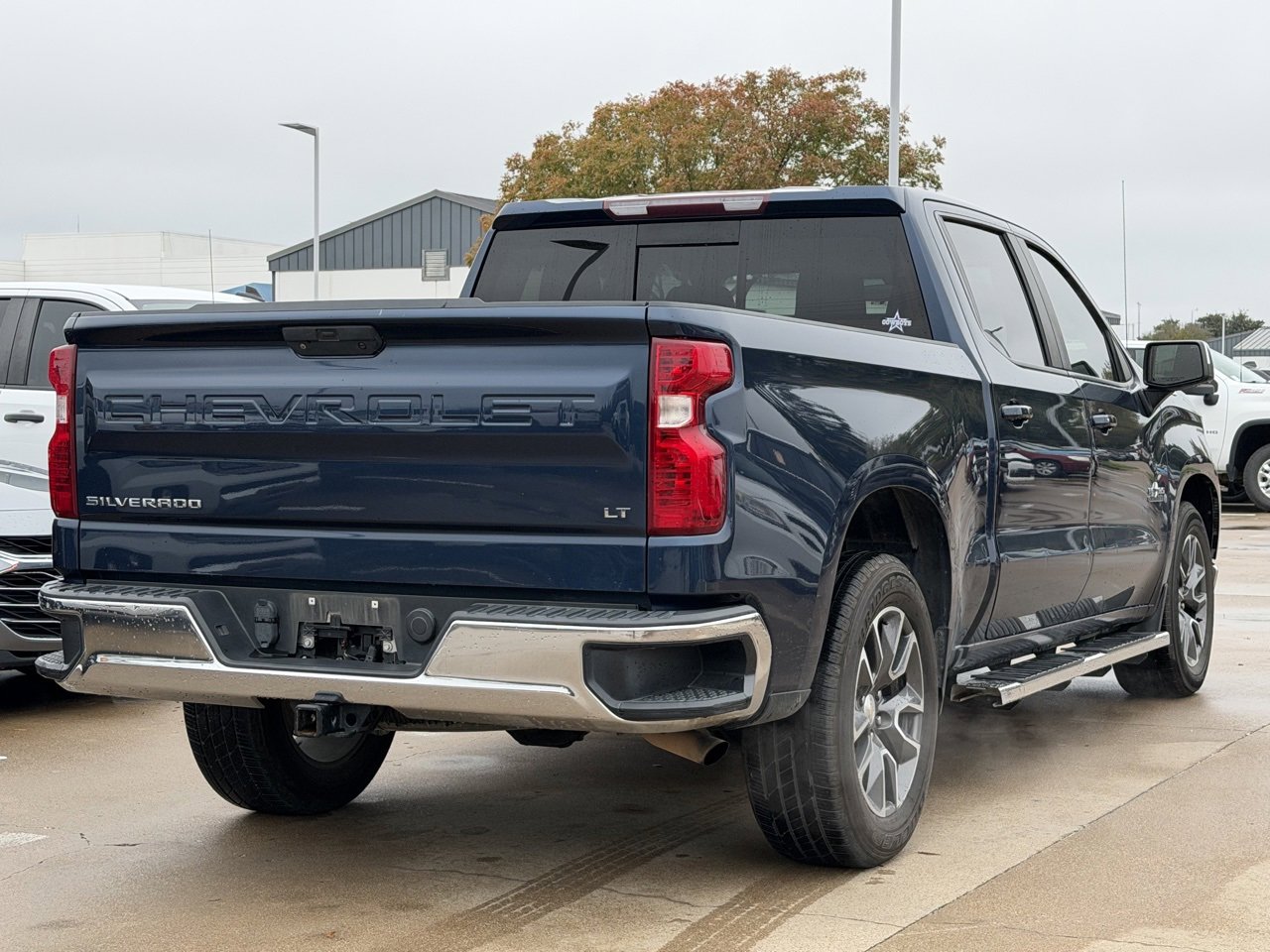 2020 Chevrolet Silverado 1500 LT photo 3