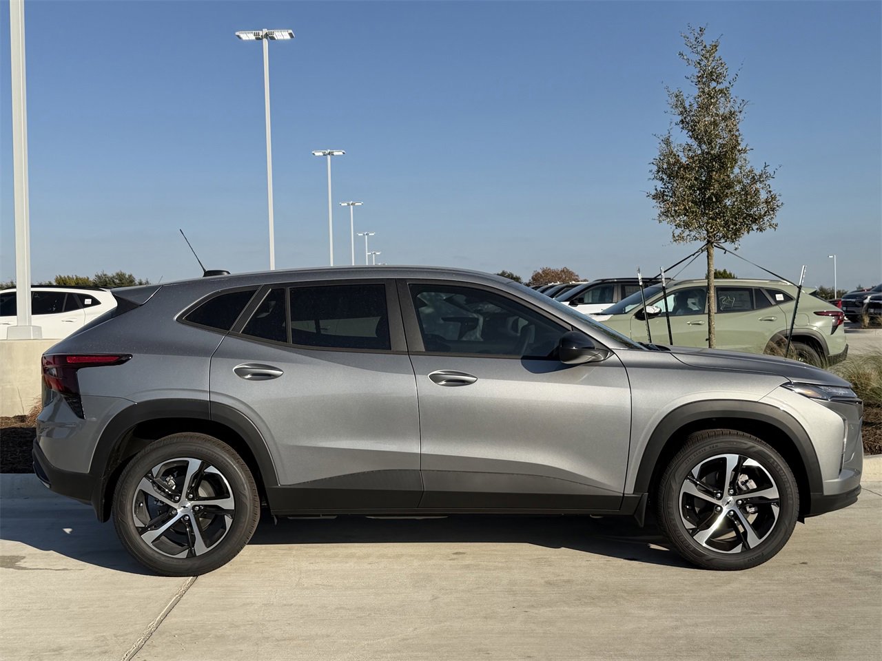 2026 Chevrolet Trax photo 2