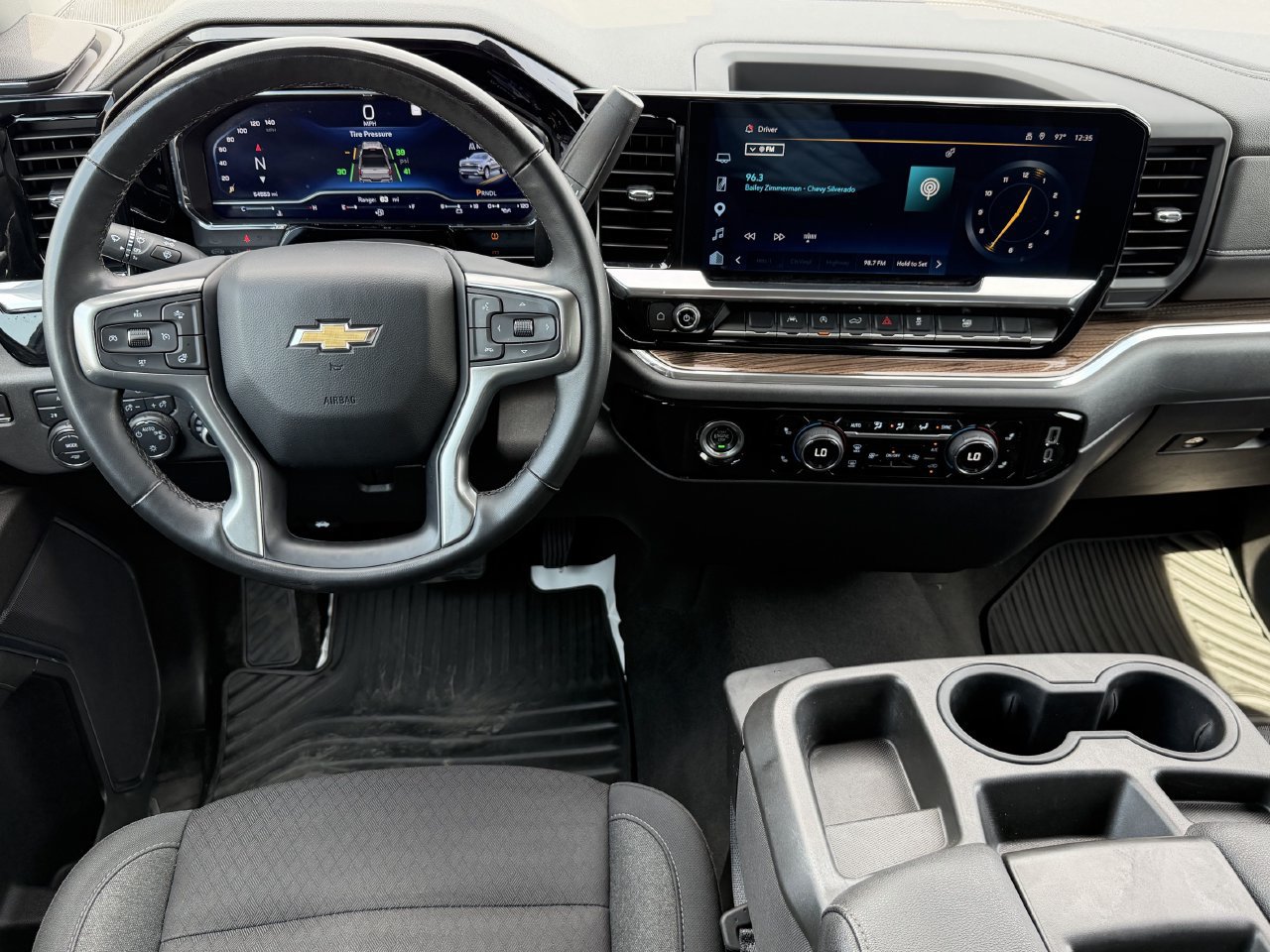 2023 Chevrolet Silverado 1500 LT - Photo 11