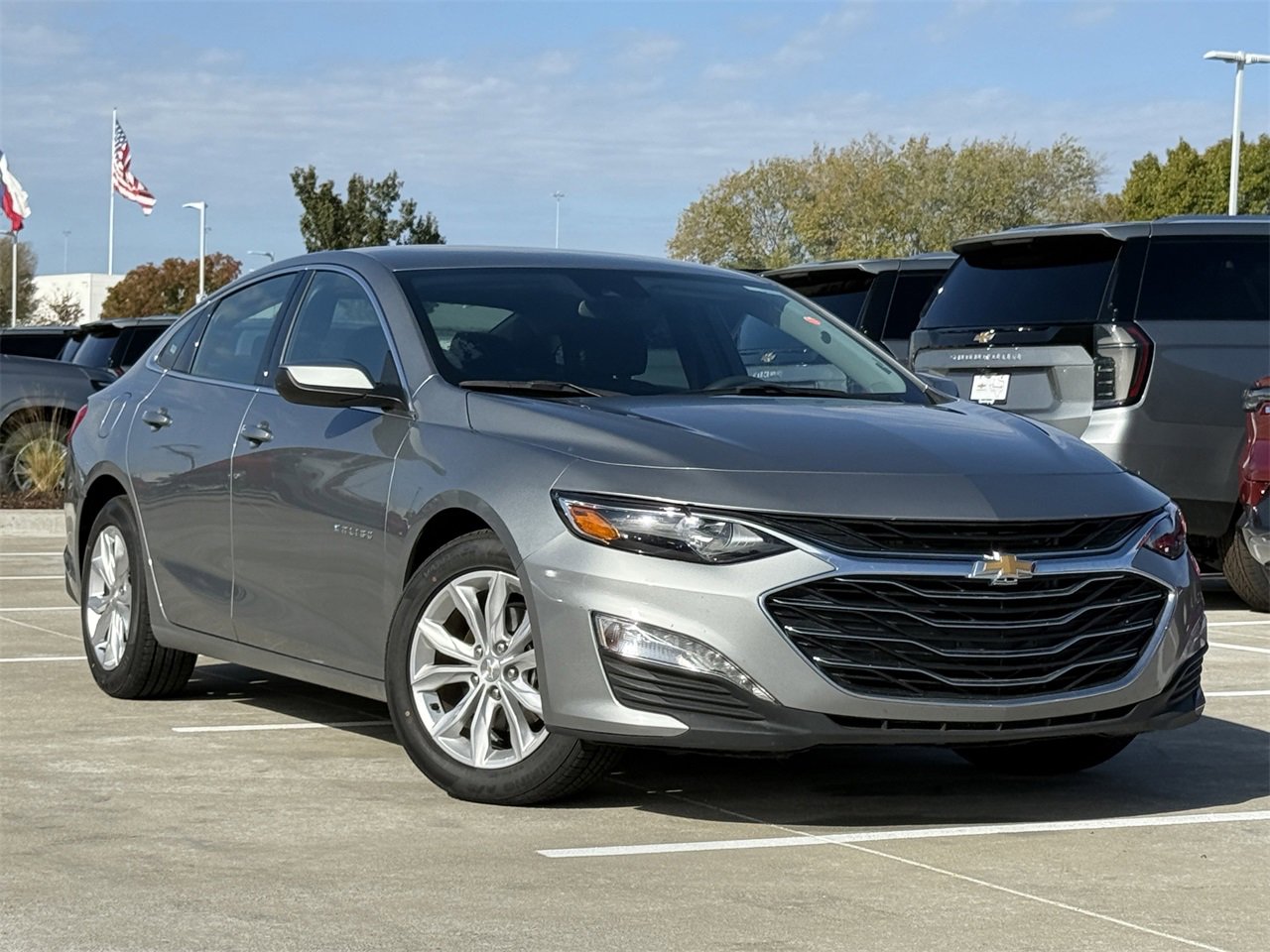 2023 Chevrolet Malibu 1LT photo 2