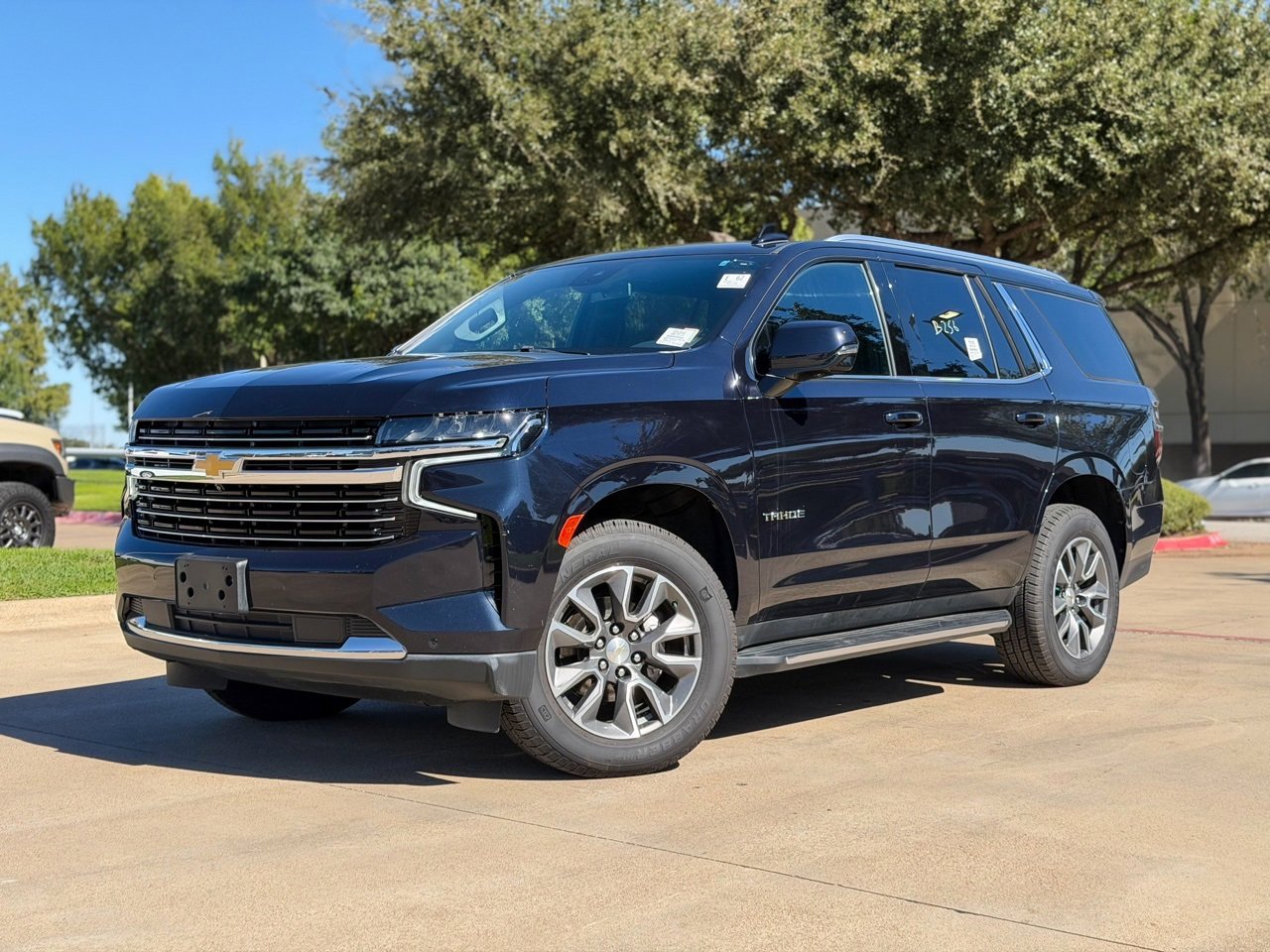 2023 Chevrolet Tahoe LT photo 2