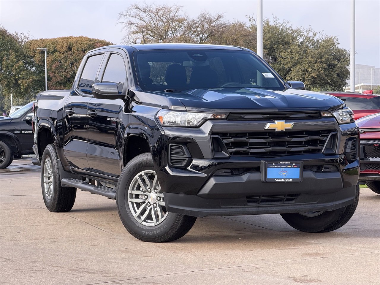 2023 Chevrolet Colorado LT photo 2