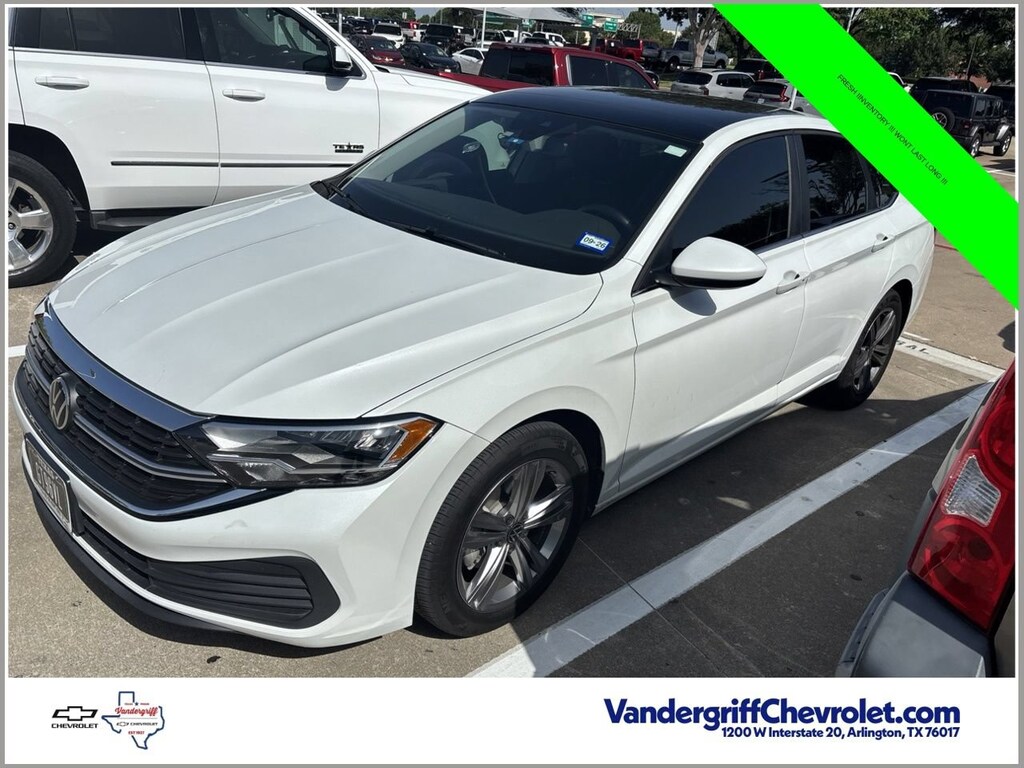 Used 2024 Volkswagen Jetta 1.5T SE Sedan