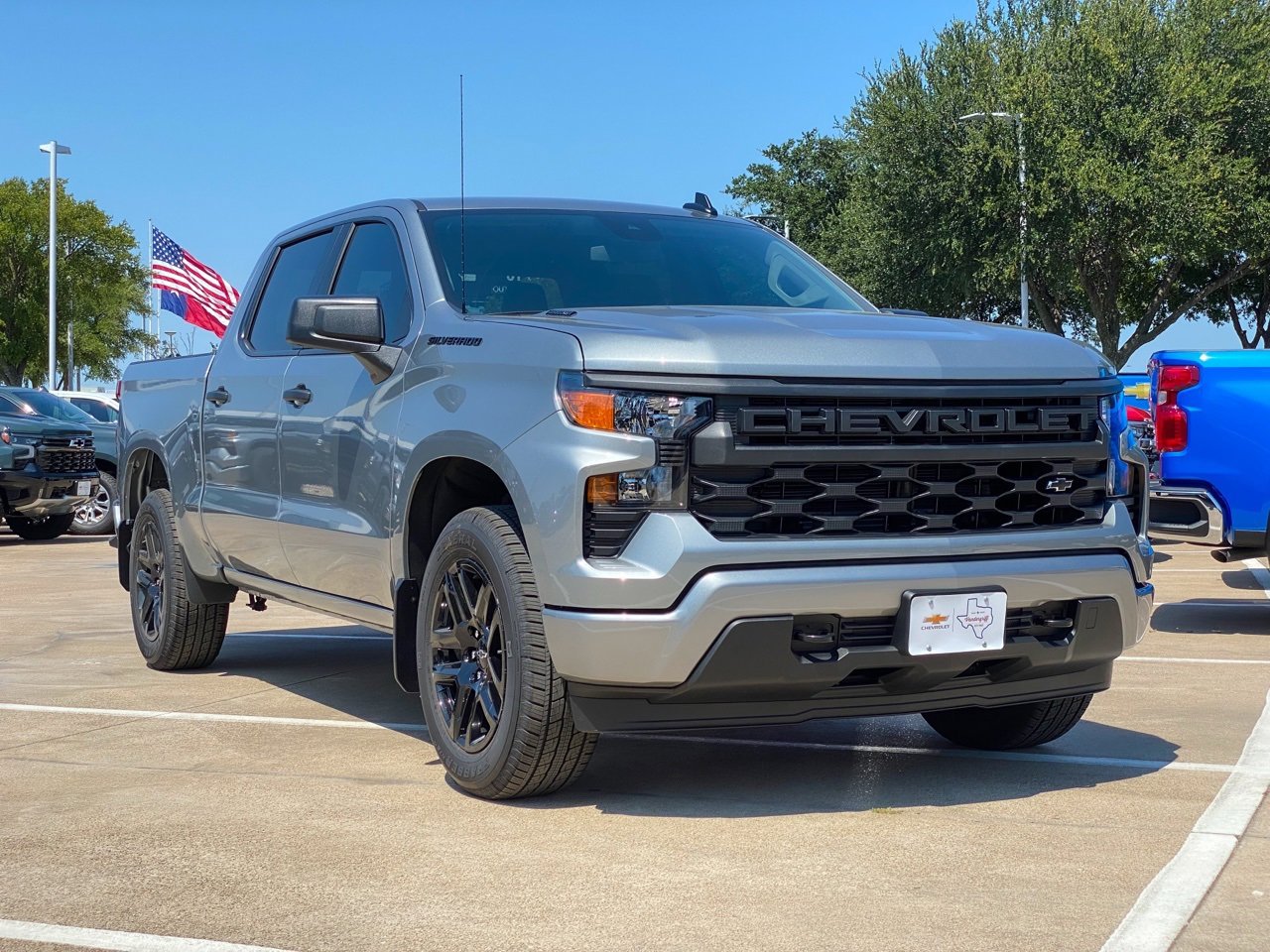 2026 Chevrolet Silverado 1500 Custom photo 3