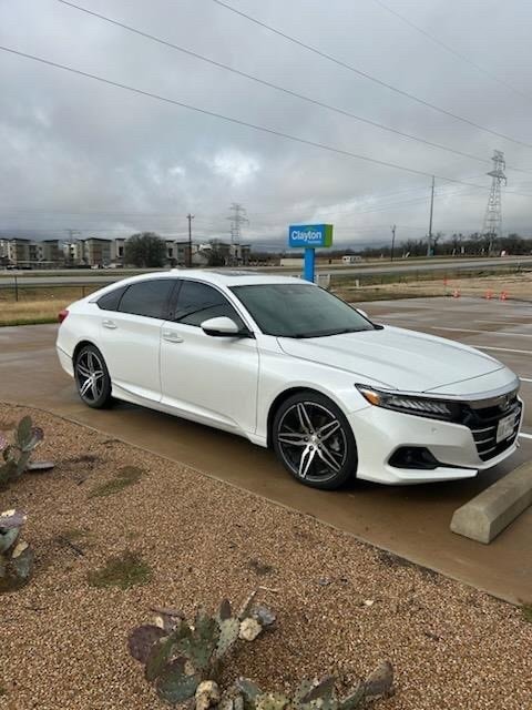 2021 Honda Accord Touring's photo