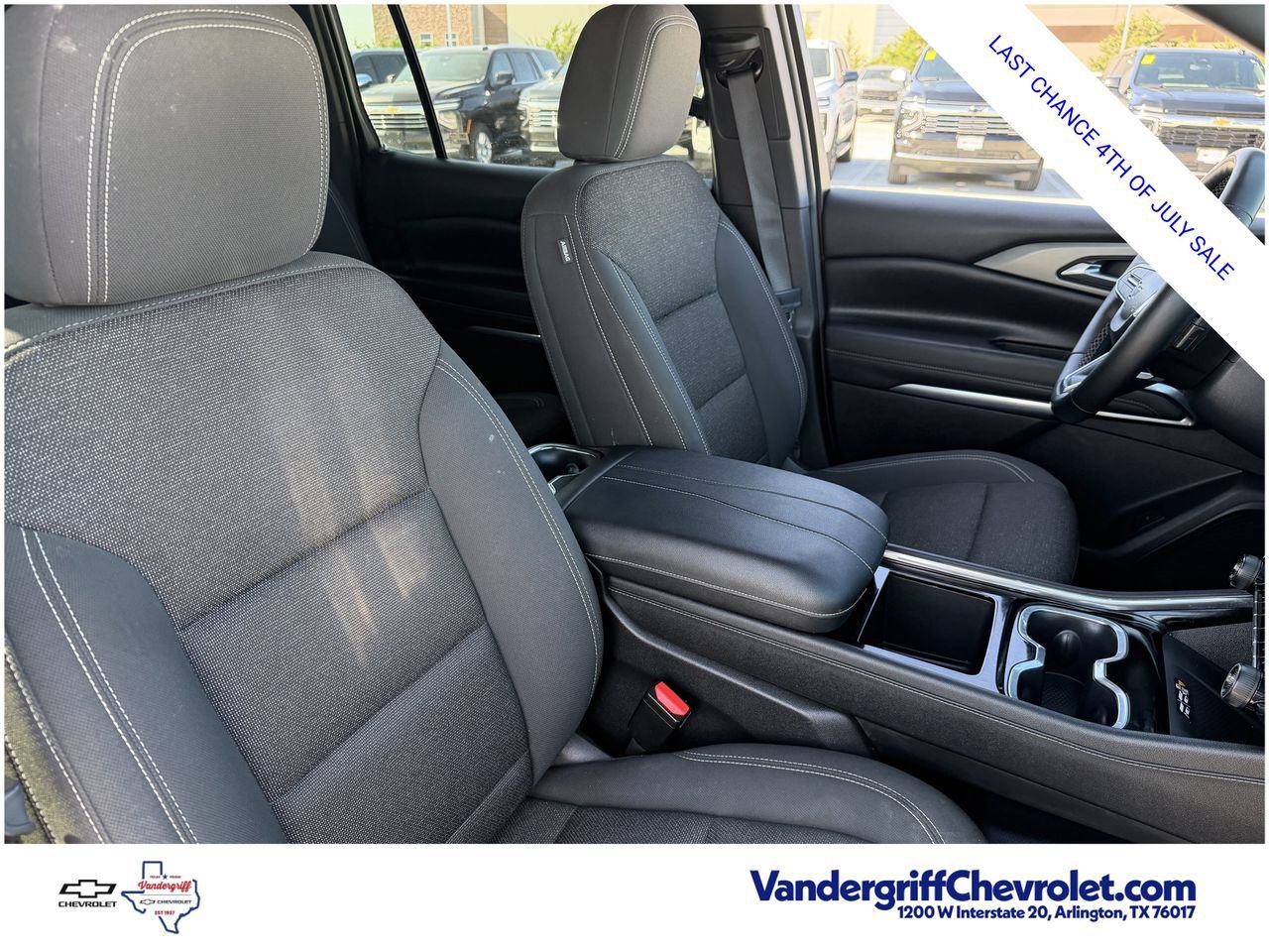 2025 Chevrolet Traverse LT - Photo 24