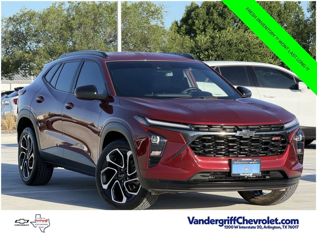 2024 Chevrolet Trax RS - Photo 2
