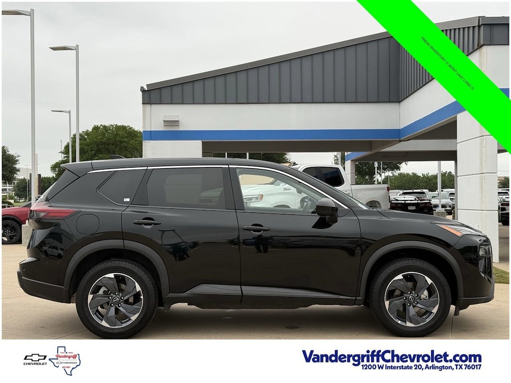 Used 2025 Nissan Rogue SV FWD SUV