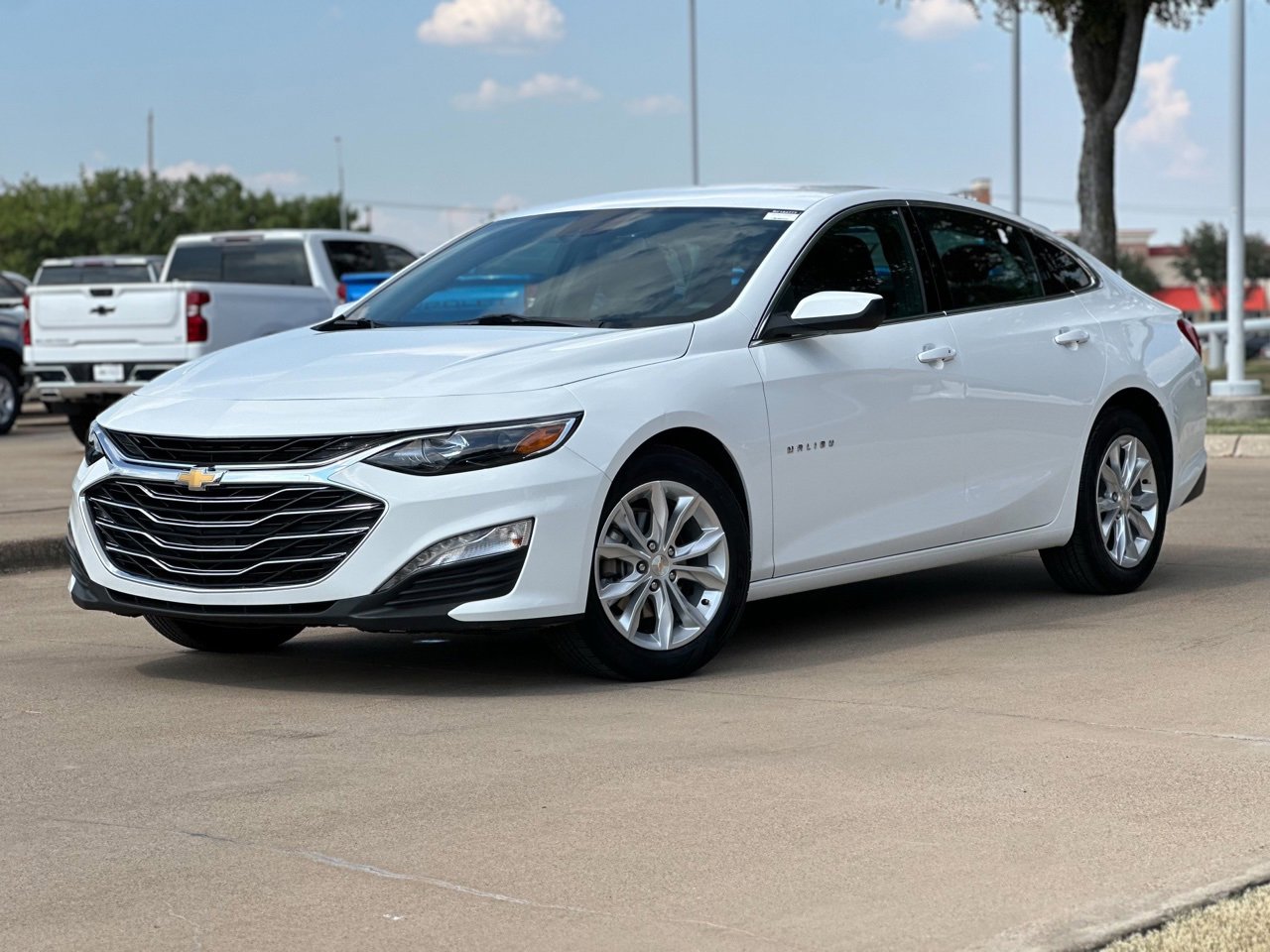 2024 Chevrolet Malibu 1LT photo 3