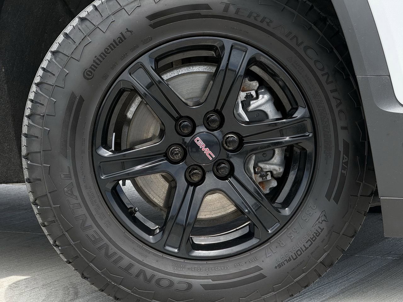 2023 GMC Acadia AT4 - Photo 9