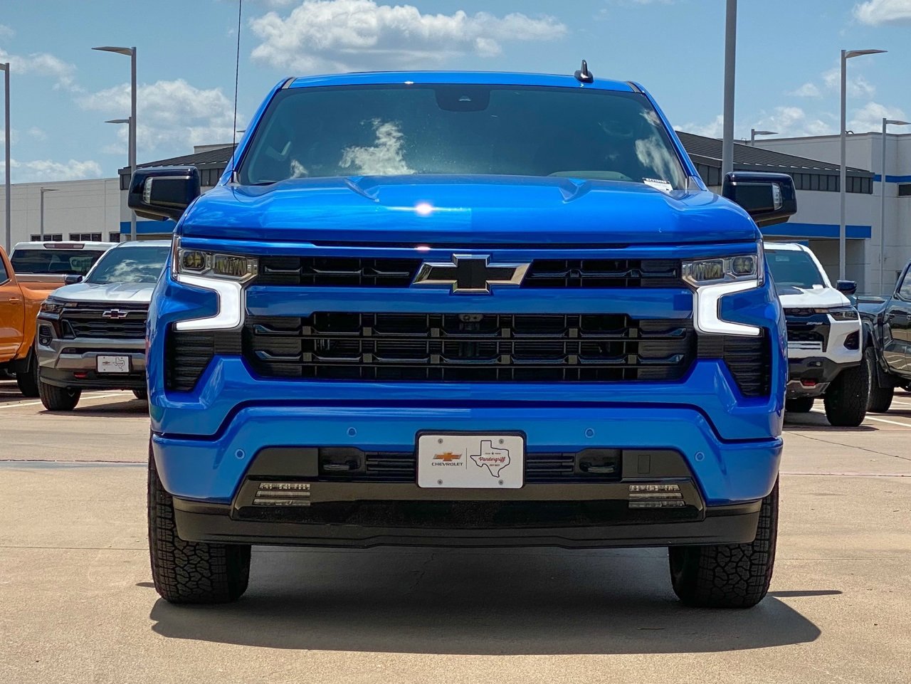 2025 Chevrolet Silverado 1500 RST photo 2